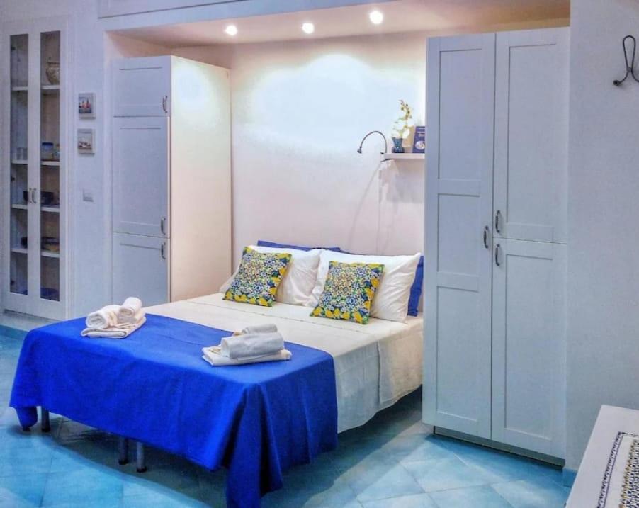 The Heart Of - Santa Lucia Appartement Naples